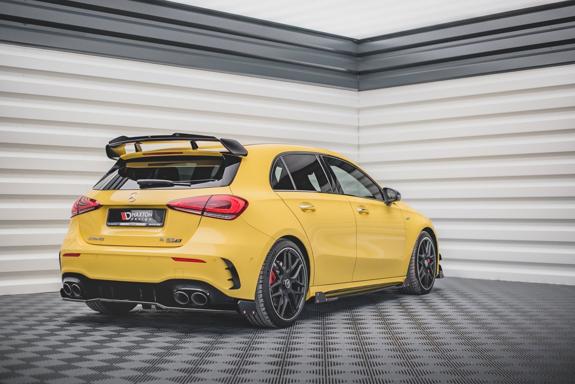 Bagerste opdelinger + klapper til Mercedes-AMG A 45 S Aero Pack W177