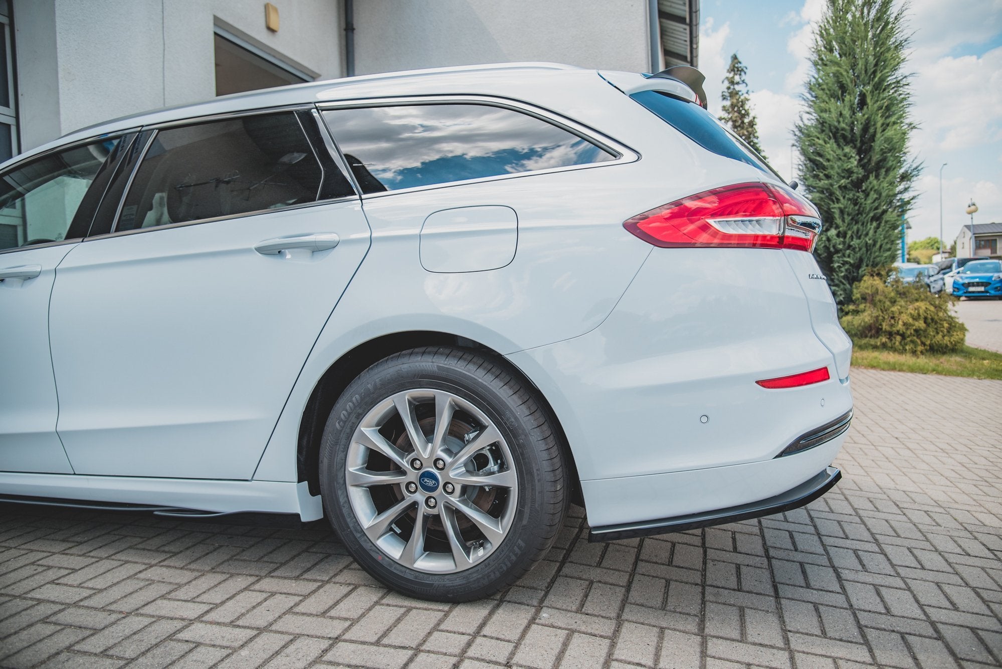 Bageste splitter Ford Mondeo Estate Platinium Mk5 ansigtsløftning