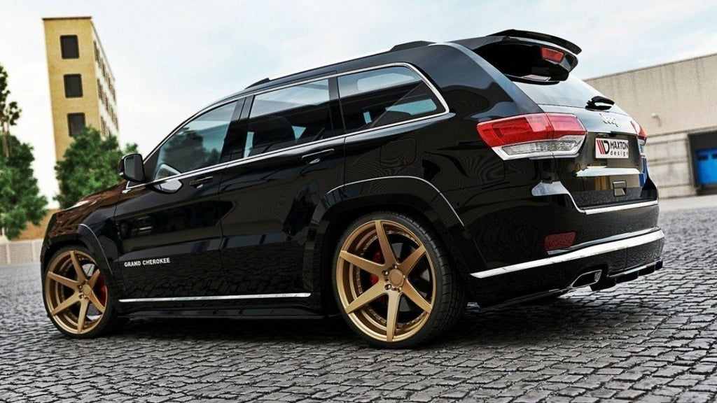 Takaosaston Jeep Grand Cherokee WK2 Summit FaceLift (pystysuoralla baarilla)