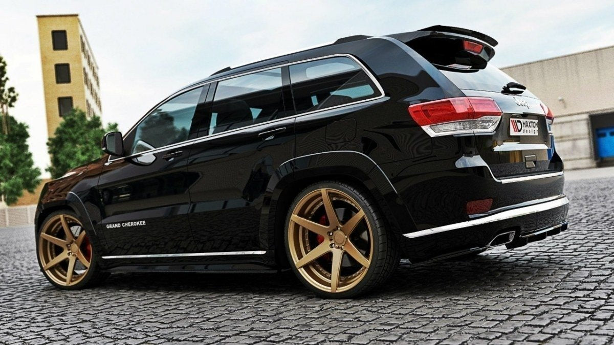 Takaosaston Jeep Grand Cherokee WK2 Summit FaceLift (pystysuoralla baarilla)
