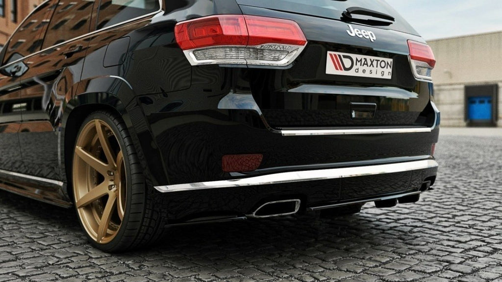 Takaosaston Jeep Grand Cherokee WK2 Summit FaceLift (pystysuoralla baarilla)