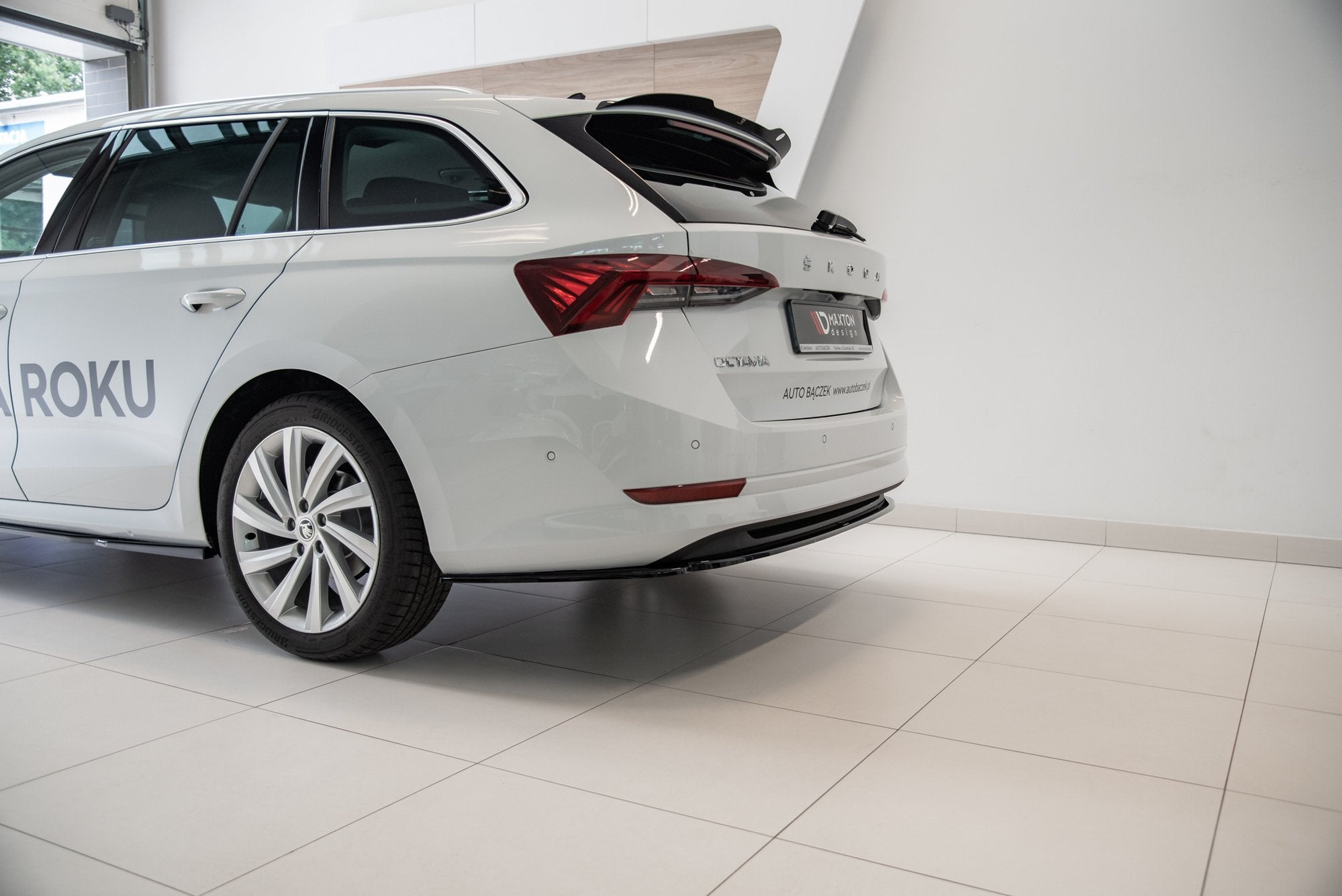 Rear splitter skoda octavia mk4