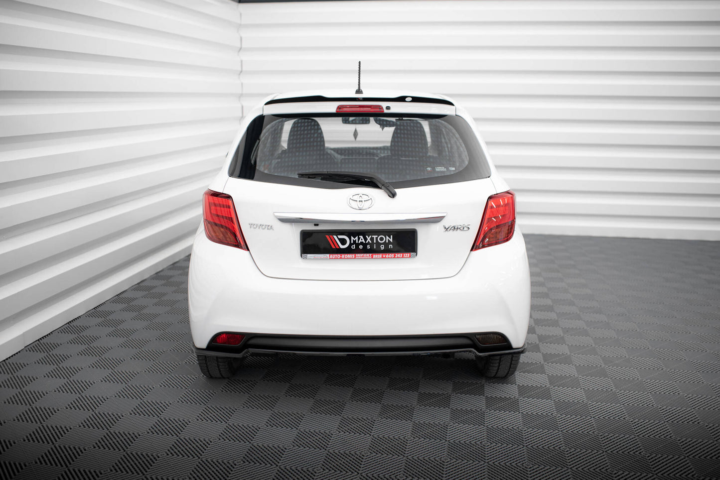 Rear splitter toyota yaris mk3 facelift
