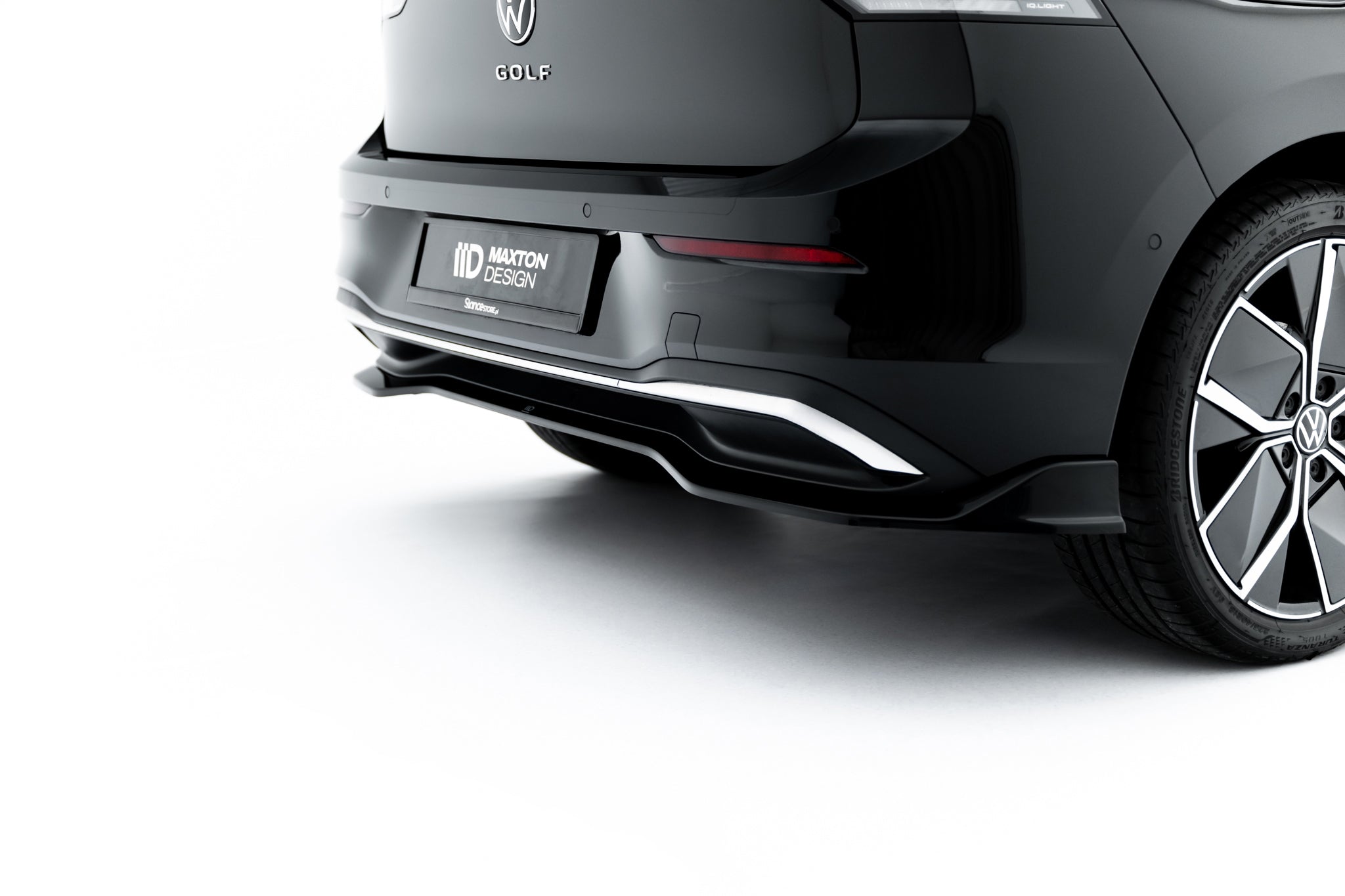 Takasplitteri Volkswagen Golf Mk8 faceliftissä