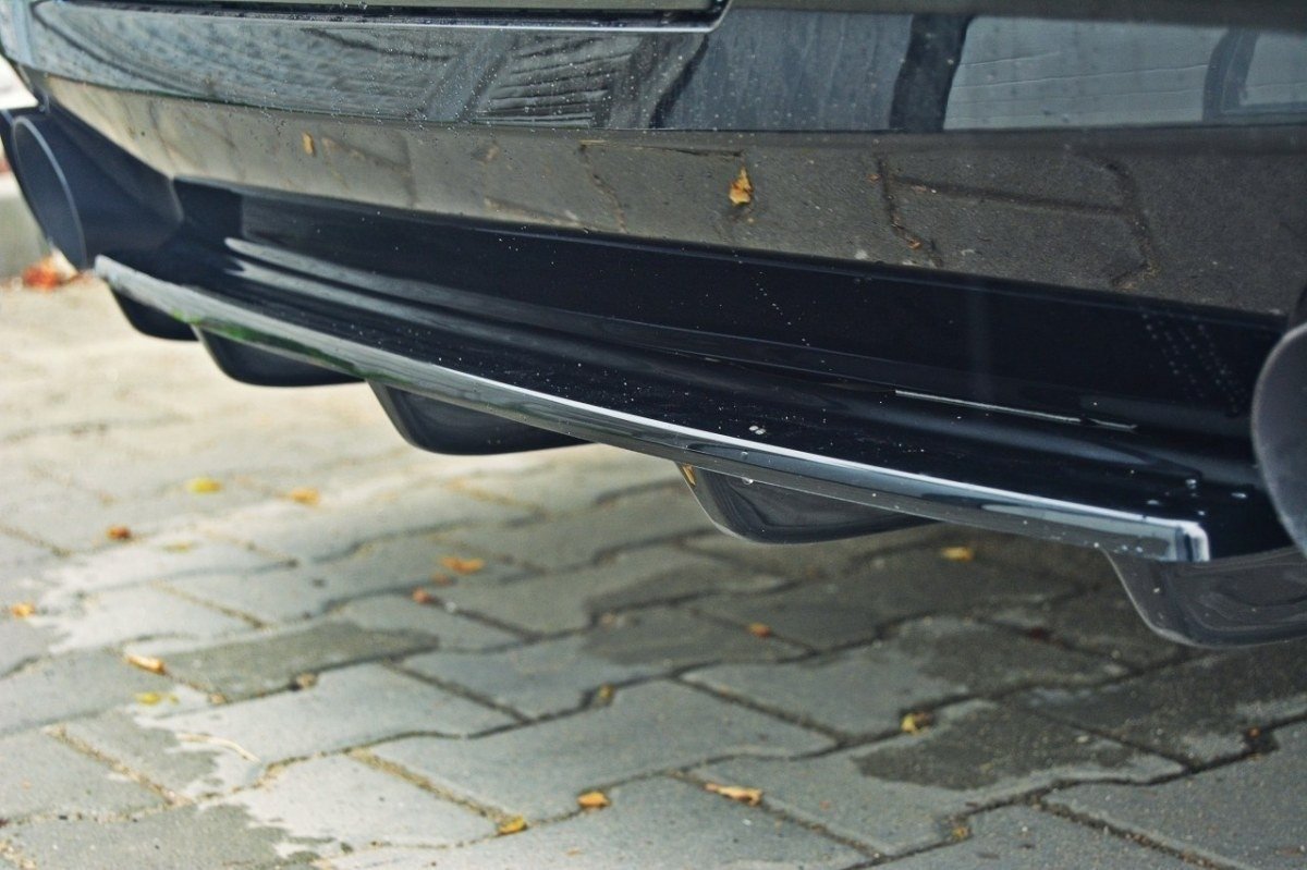 Rear splitter for bmw 5 f11 m-pack (fits two double exhaust ends)