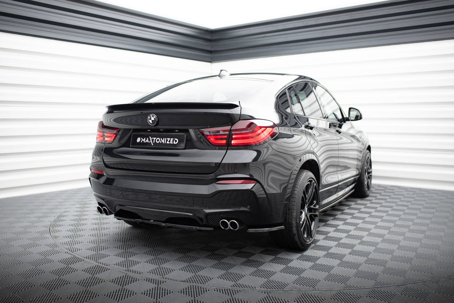 Rear splitter for bmw x4 m-pack (with a vertical bar)