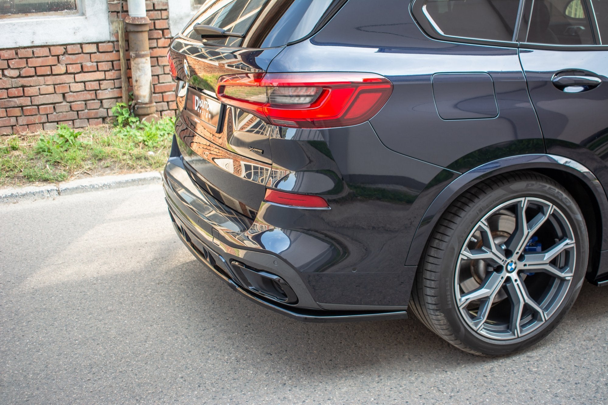 Takaosat BMW X5 G05 M--pakkaukselle