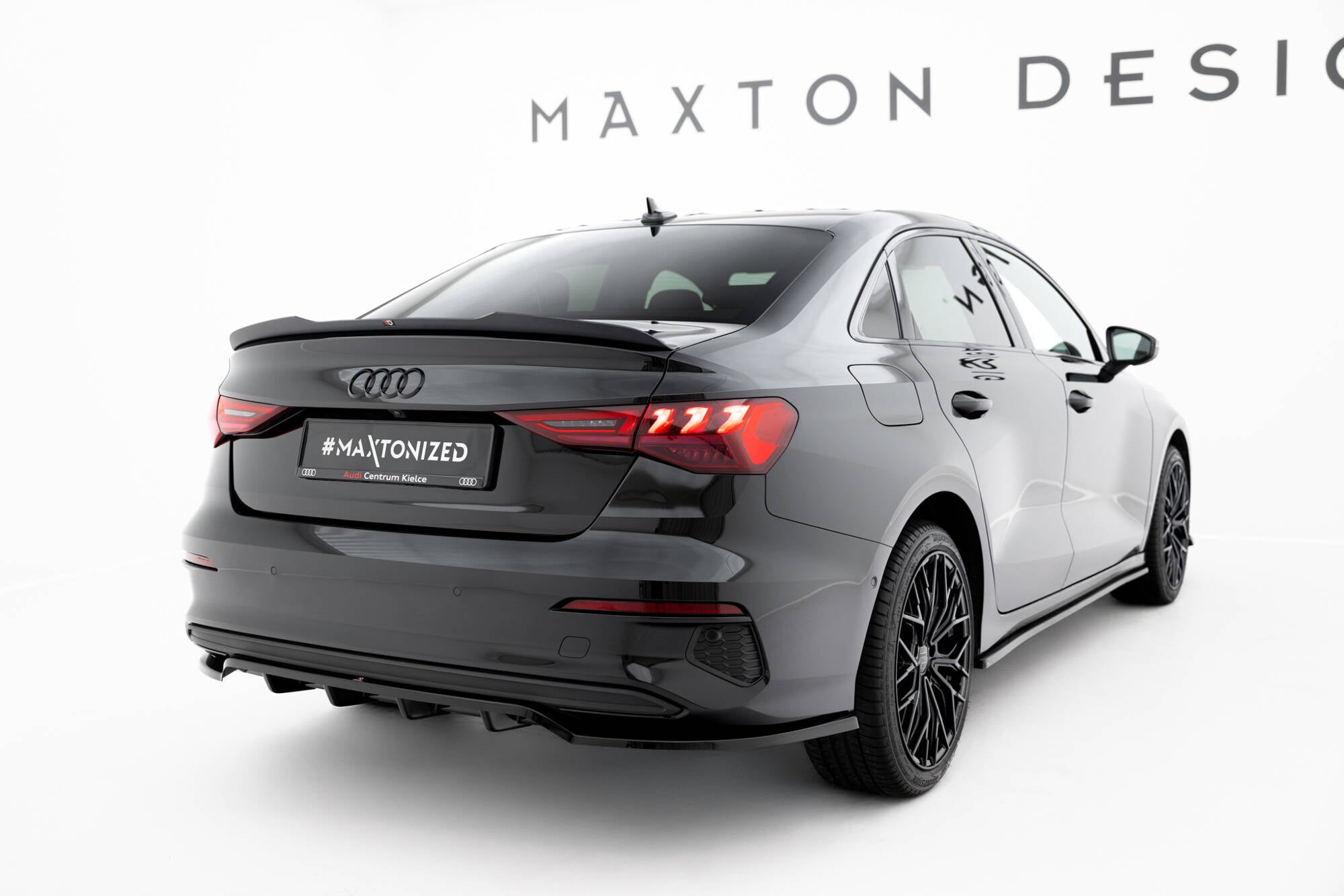 Bageste splitter (med lodrette stænger) Audi A3 siden 8y