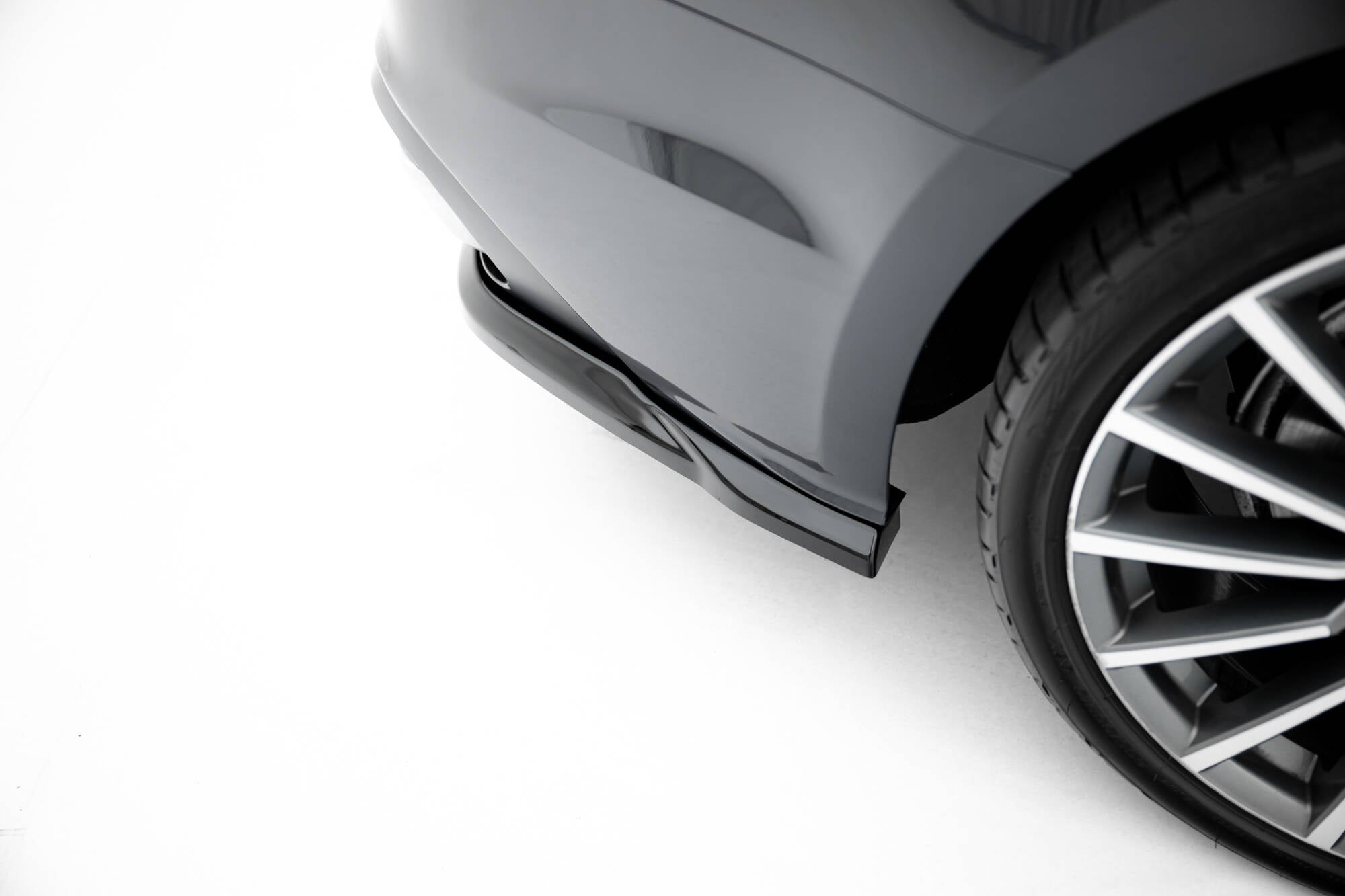Bageste splitter (med lodrette stænger) Audi A5 F5 ansigtsløftning