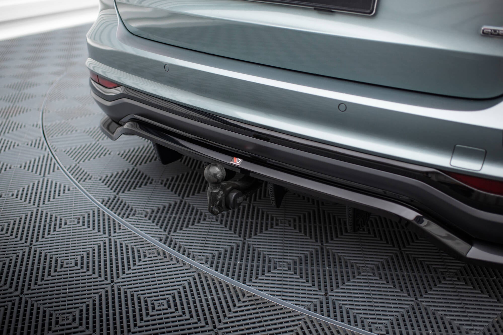 Bageste splitter (med lodrette stænger) Audi A6 Allroad C8
