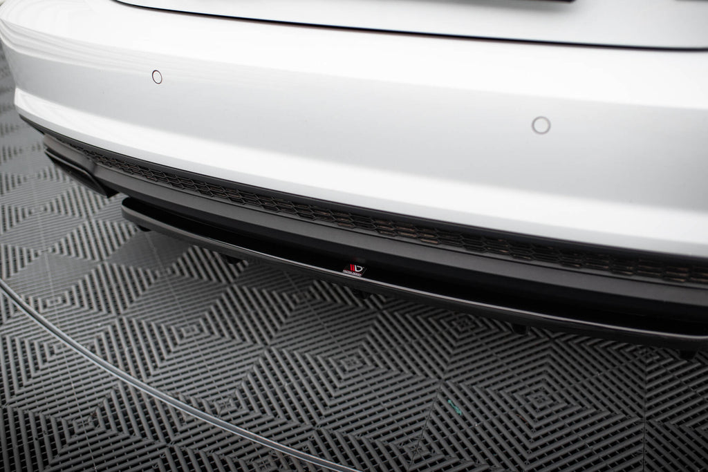 Takaosaston (pystysuorilla tankojen kanssa) Audi A7 S-Line C7-kasvojenkorotus