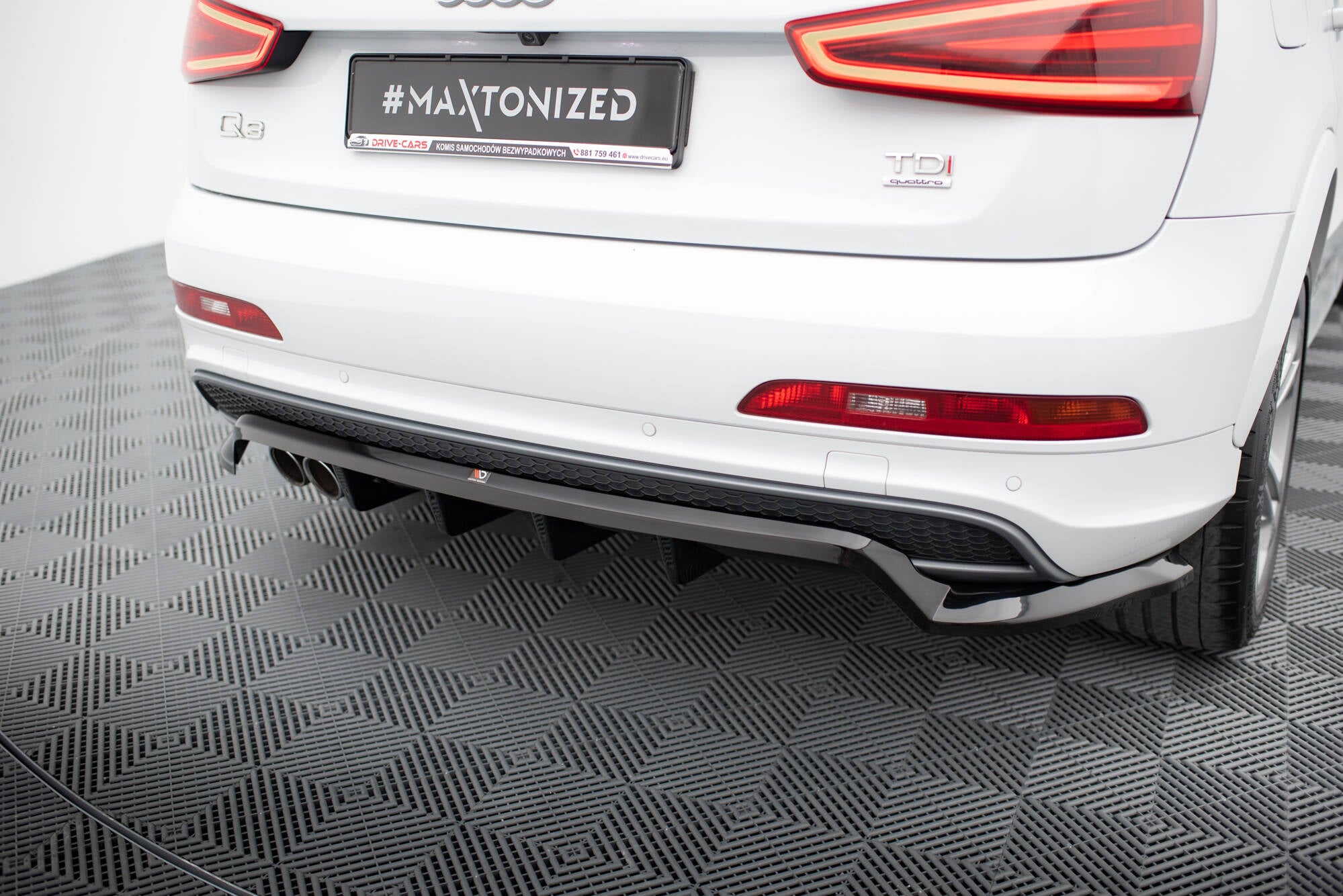 Bageste splitter (med lodrette stænger) Audi Q3 S-linje 8u