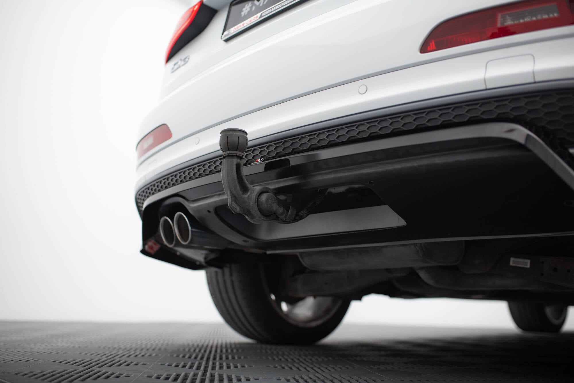 Bageste splitter (med lodrette stænger) Audi Q3 S-linje 8u
