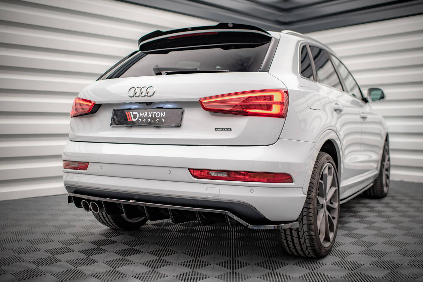 Bageste splitter (med lodrette barer) Audi Q3 Sport 8U ansigtsløftning