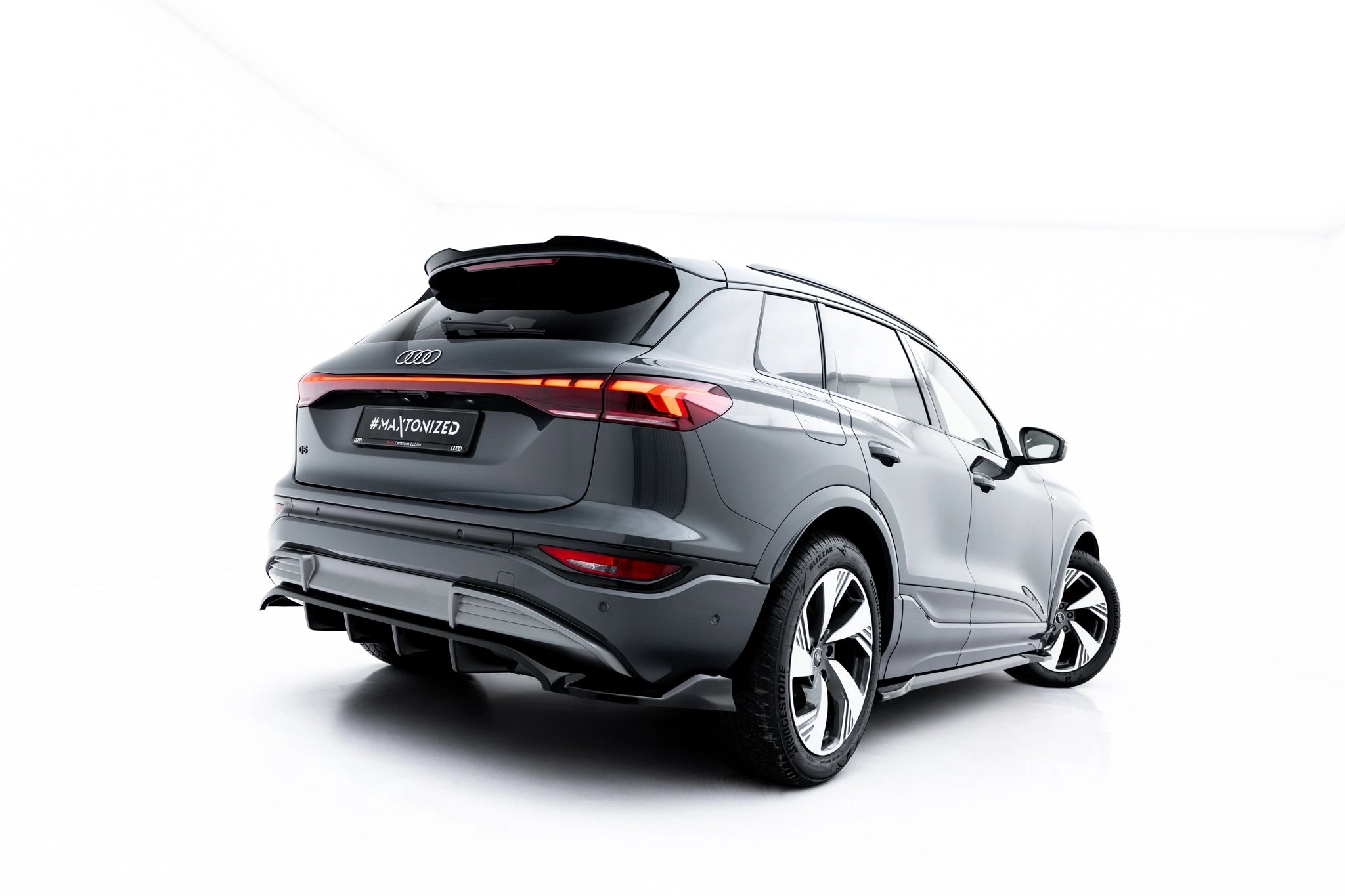 Rear splitter (with vertical bars) audi q6 e-tron s-line / sq6 e-tron suv / sportback mk1