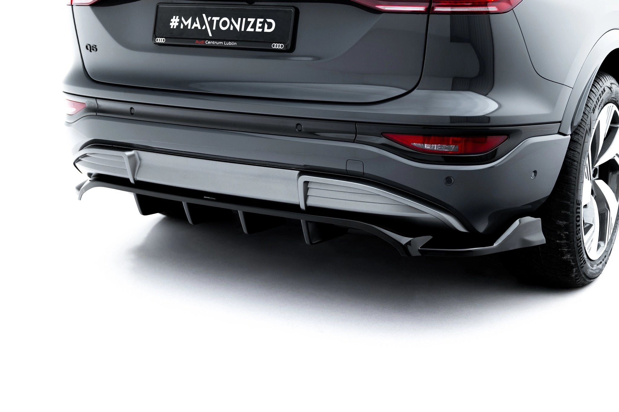 Rear splitter (with vertical bars) audi q6 e-tron s-line / sq6 e-tron suv / sportback mk1