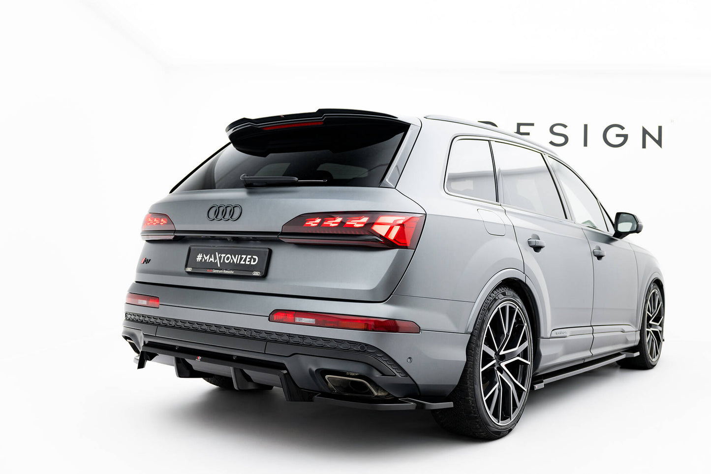 Rear splitter (with vertical bars) Audi Q7 S-line MK2 Facelift 2