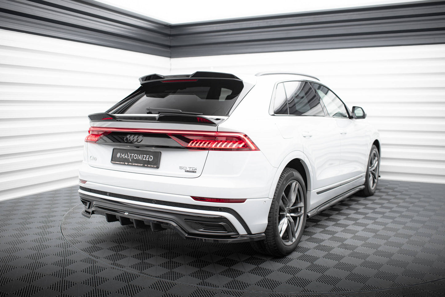 Rear splitter (with vertical bars) audi q8 s-line mk1
