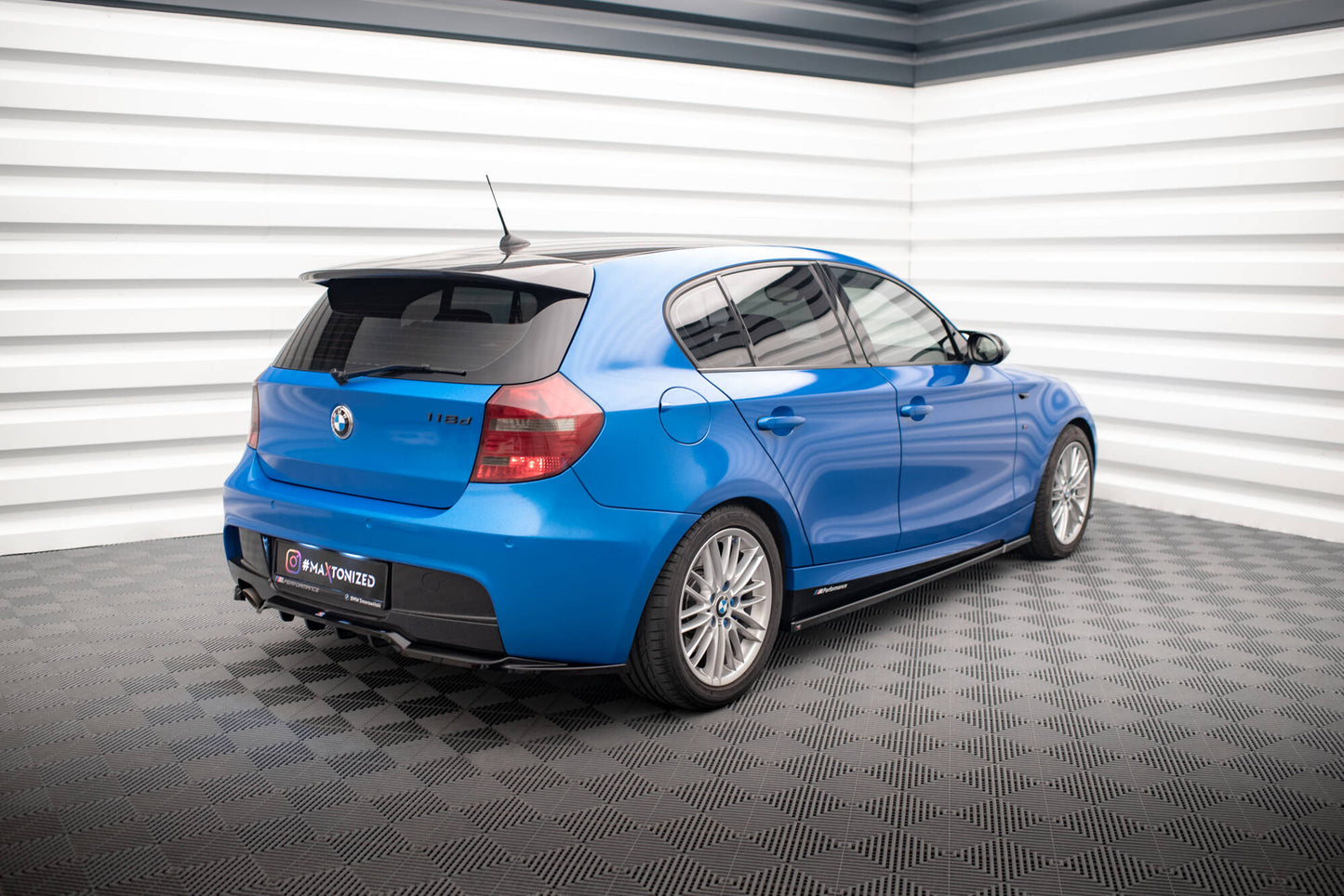 Rear splitter (with vertical bars) bmw 1 m-pack e87 facelift