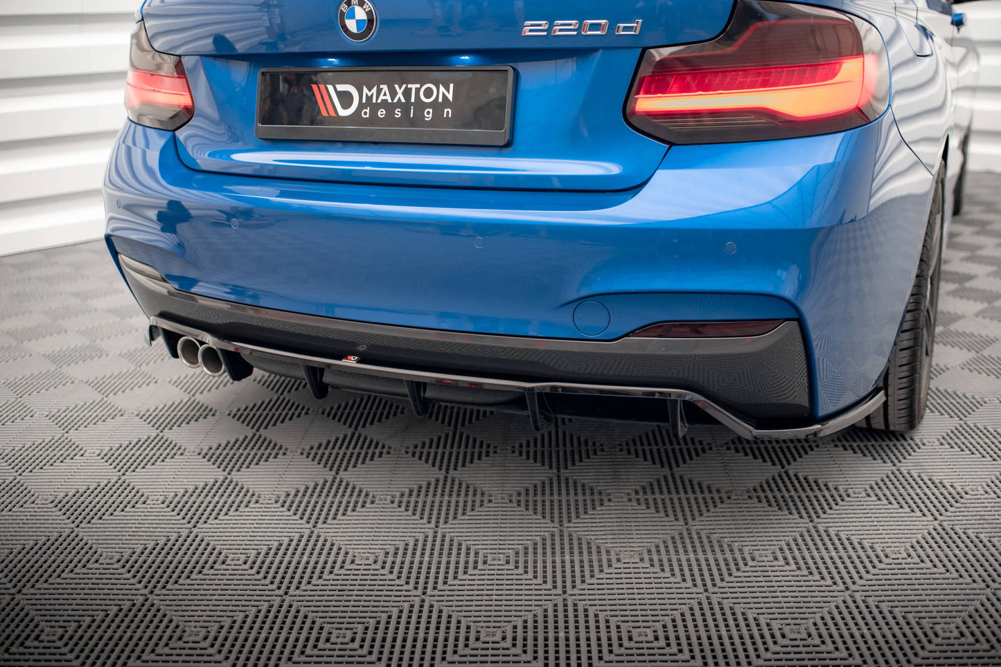 Rear splitter (with vertical bars) bmw 2 m-pack f22