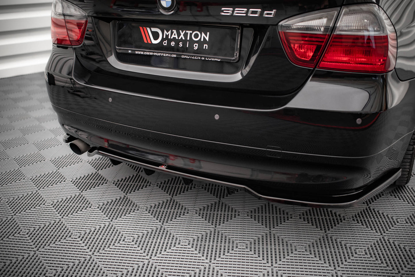 Rear splitter (with vertical bars) bmw 3 sedan e90