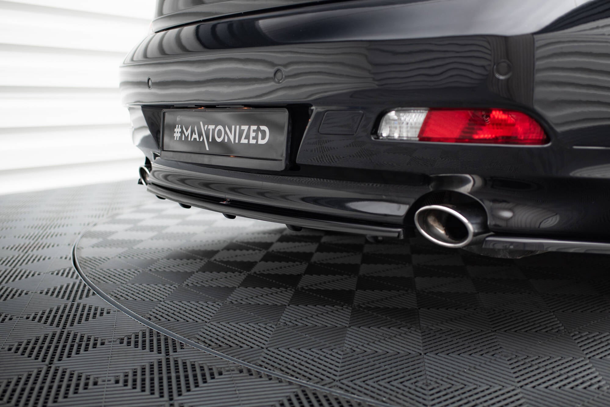 Bageste splitter (med lodrette stænger) BMW 6 coupe / cabrio e63 / e64