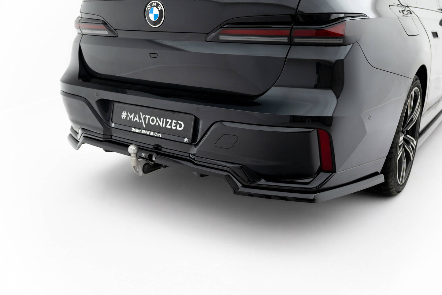 Rear splitter (with vertical bars) bmw 7 m-pack g70