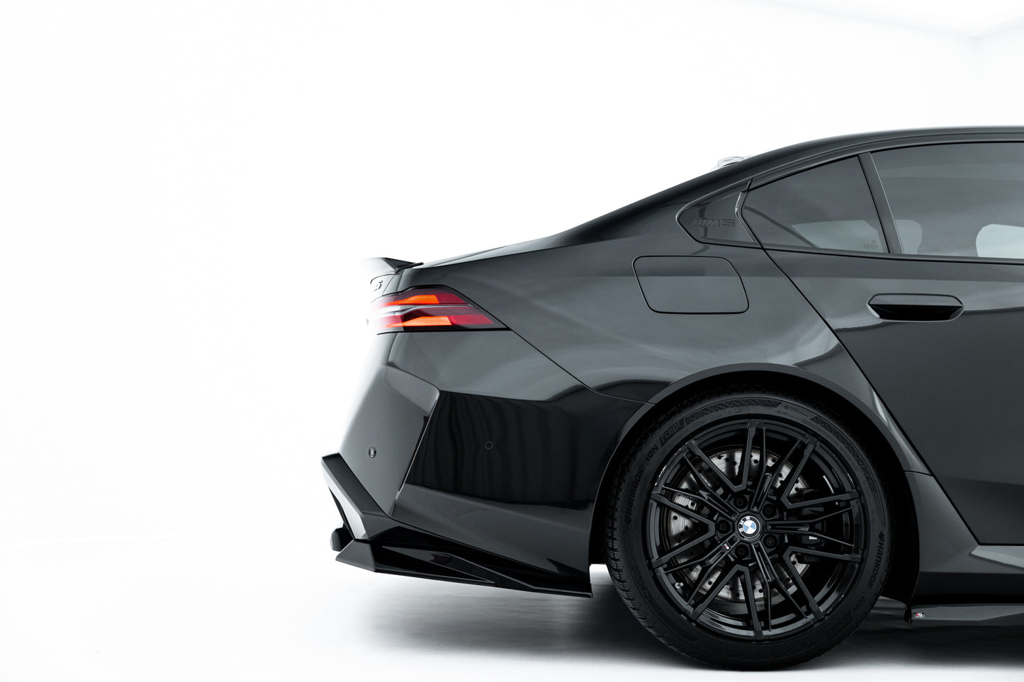 Rear splitter (with vertical bars) bmw m5 sedan / touring g90