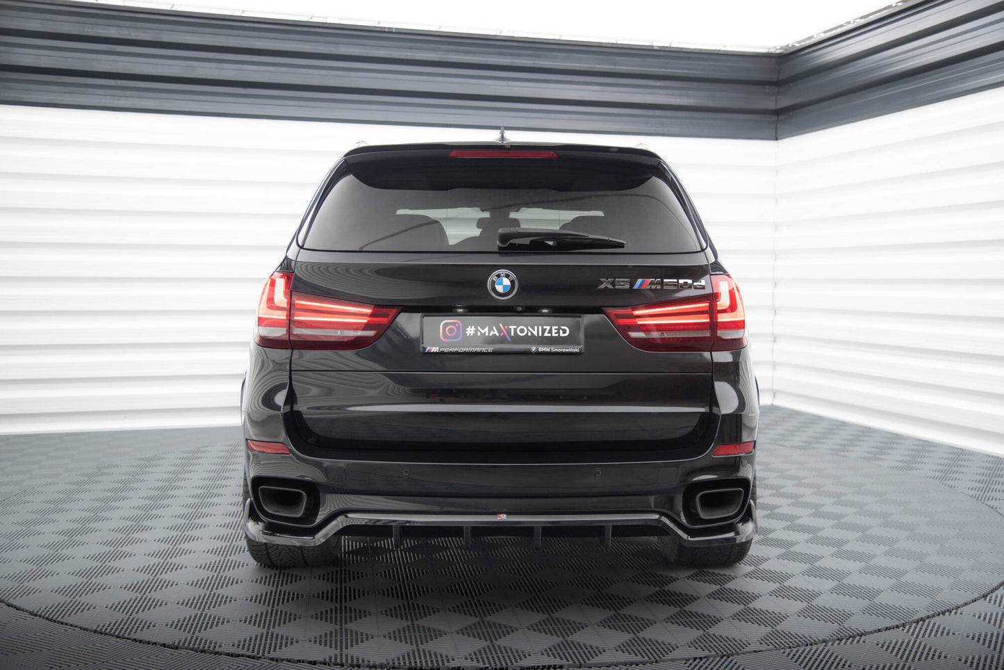 Rear splitter (with vertical bars) bmw x5 m-pack f15