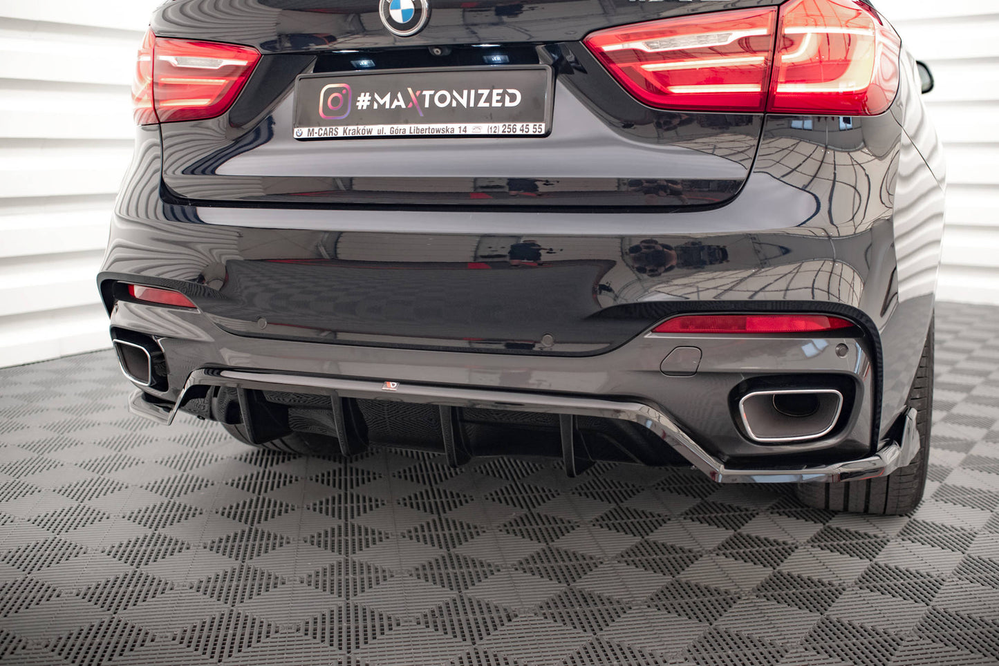 Rear splitter (with vertical bars) bmw x6 m-pack f16