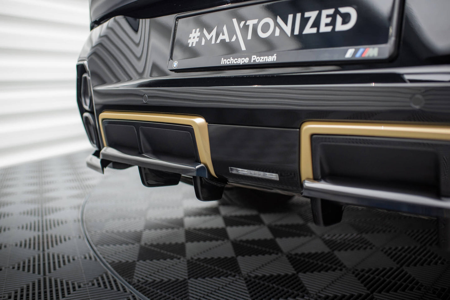 Rear splitter (with vertical bars) bmw xm g09