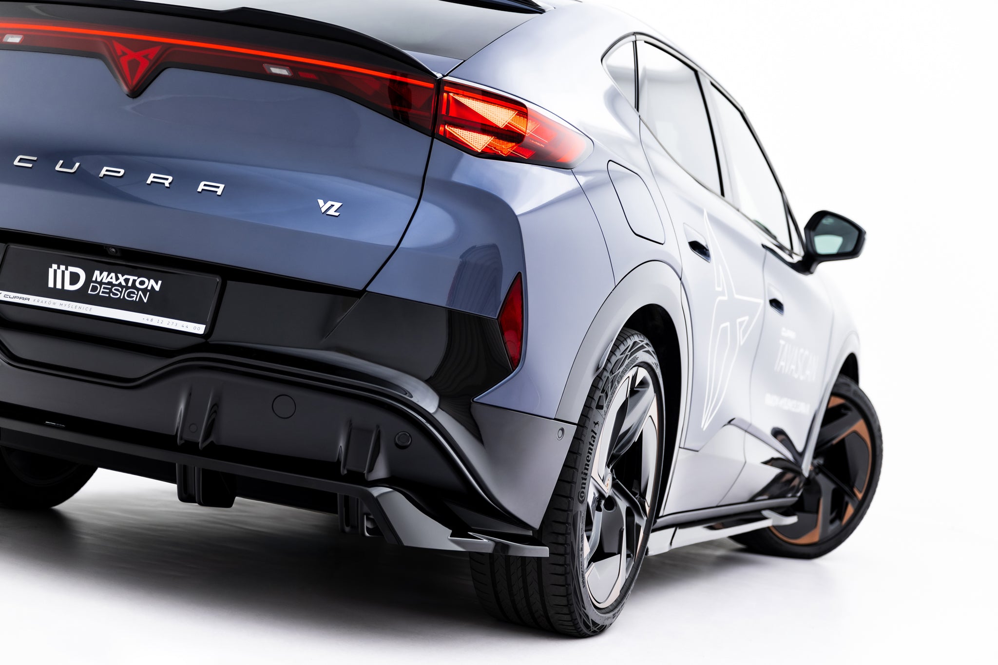 Takasplitteri (pystypalkkien kanssa) cupra tavascan mk1