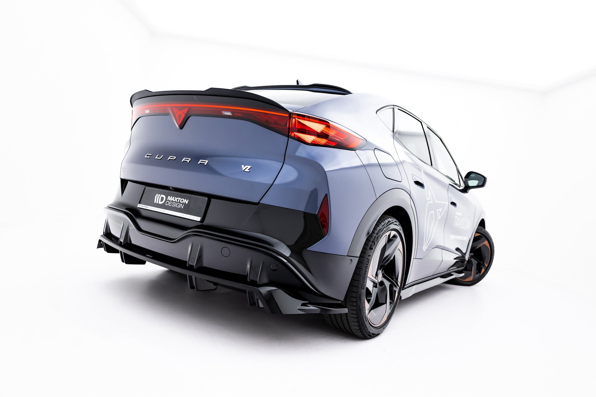 Takasplitteri (pystypalkkien kanssa) cupra tavascan mk1