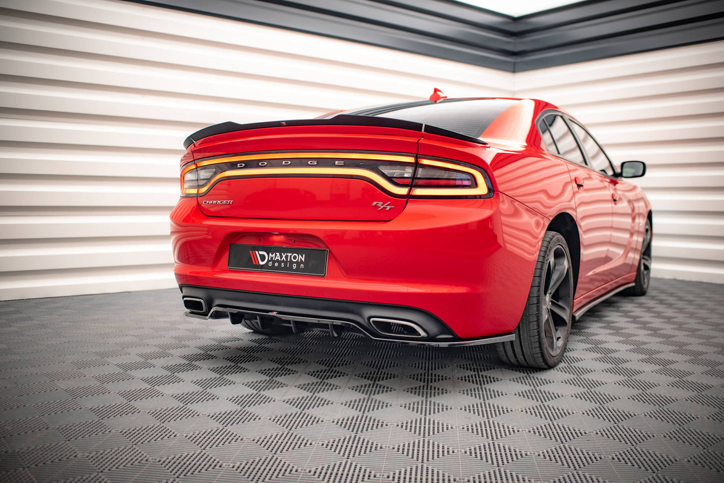 Rear splitter (with vertical bars) dodge charger rt mk7 facelift