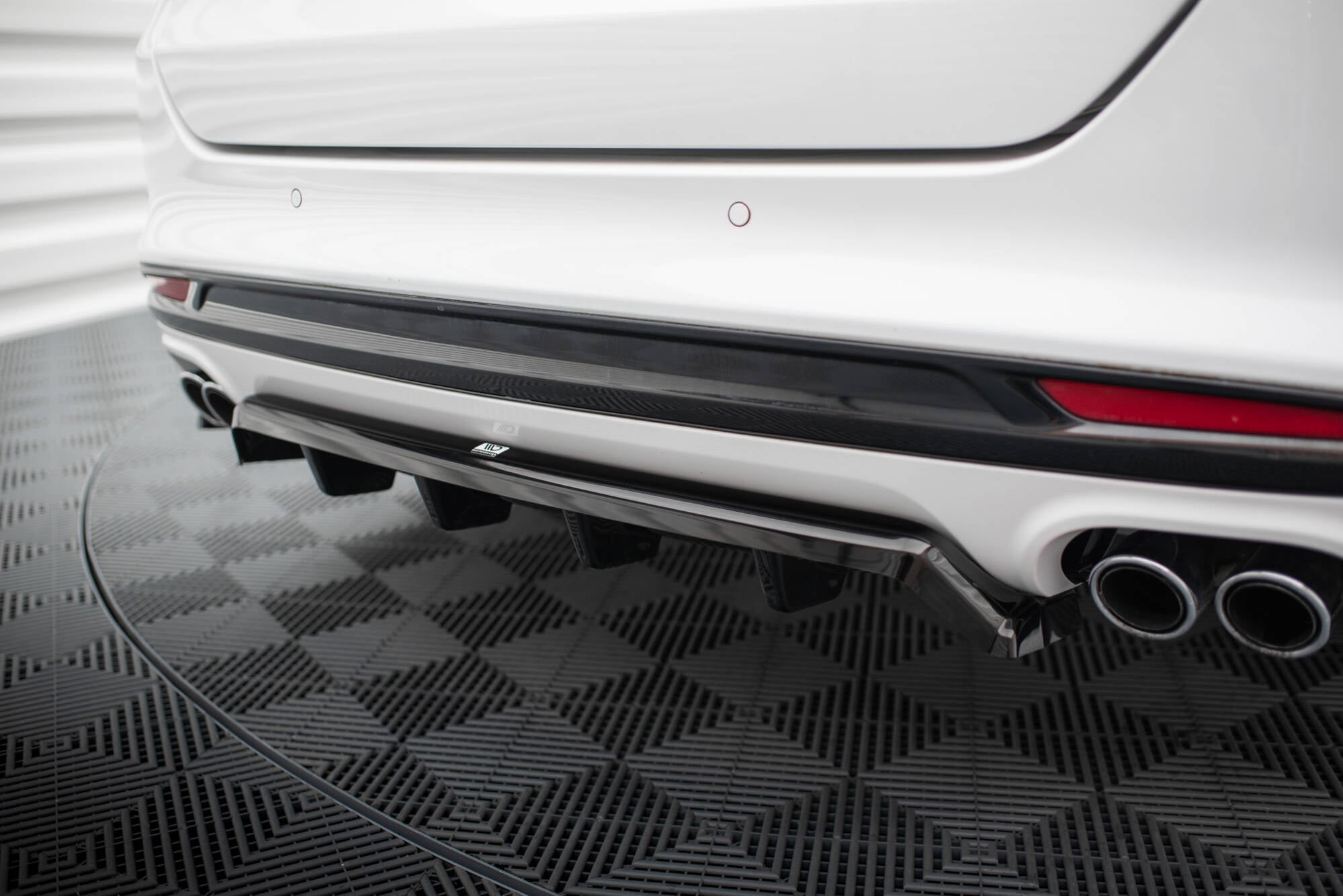 Rear splitter (with vertical bars) ford mondeo sport mk5 facelift / fusion sport mk2 facelift