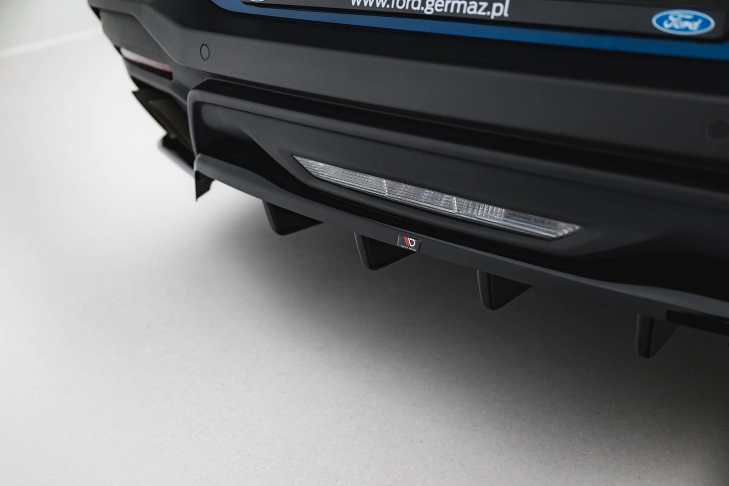 Rear splitter (with vertical bars) Ford Mustang GT MK7