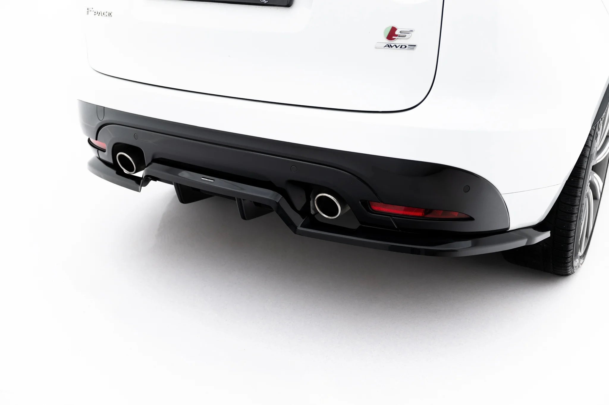 Rear splitter (with vertical bars) jaguar f-pace s x761