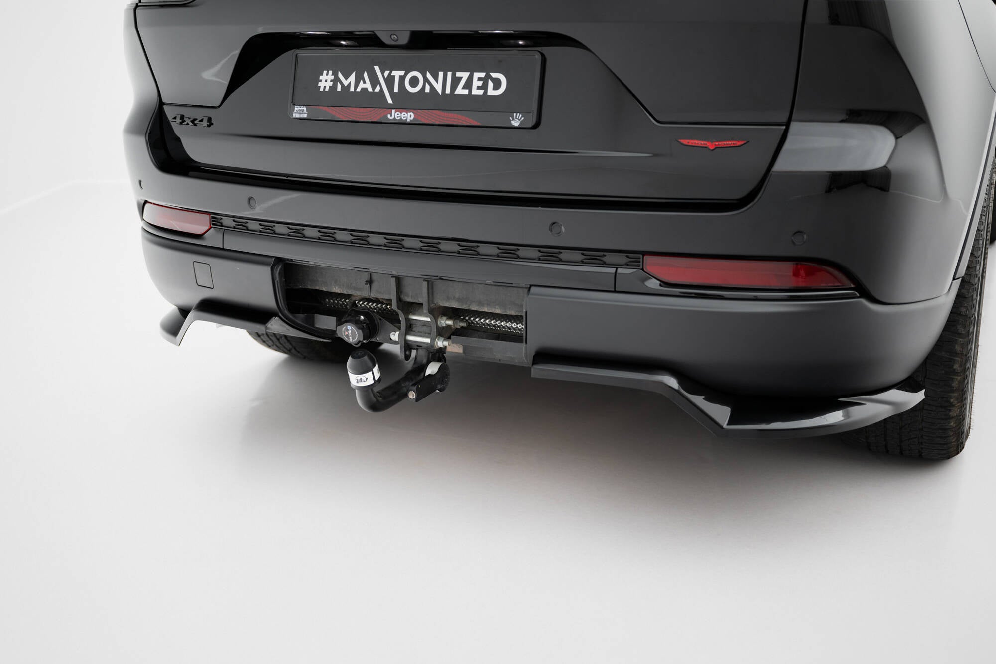 Takaosaston (pystysuorien tankojen kanssa) Jeep Grand Cherokee Trailhawk MK5