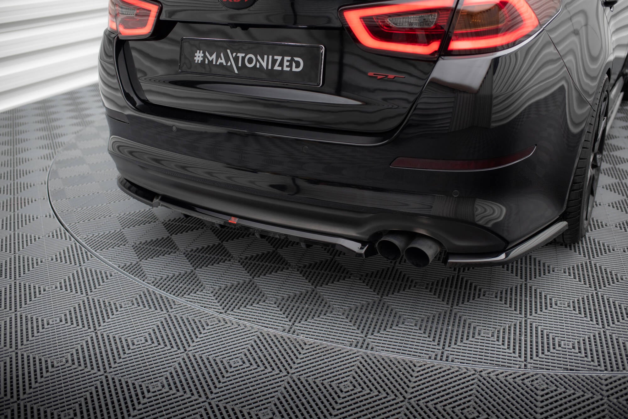 Rear splitter (with vertical bars) kia optima mk3