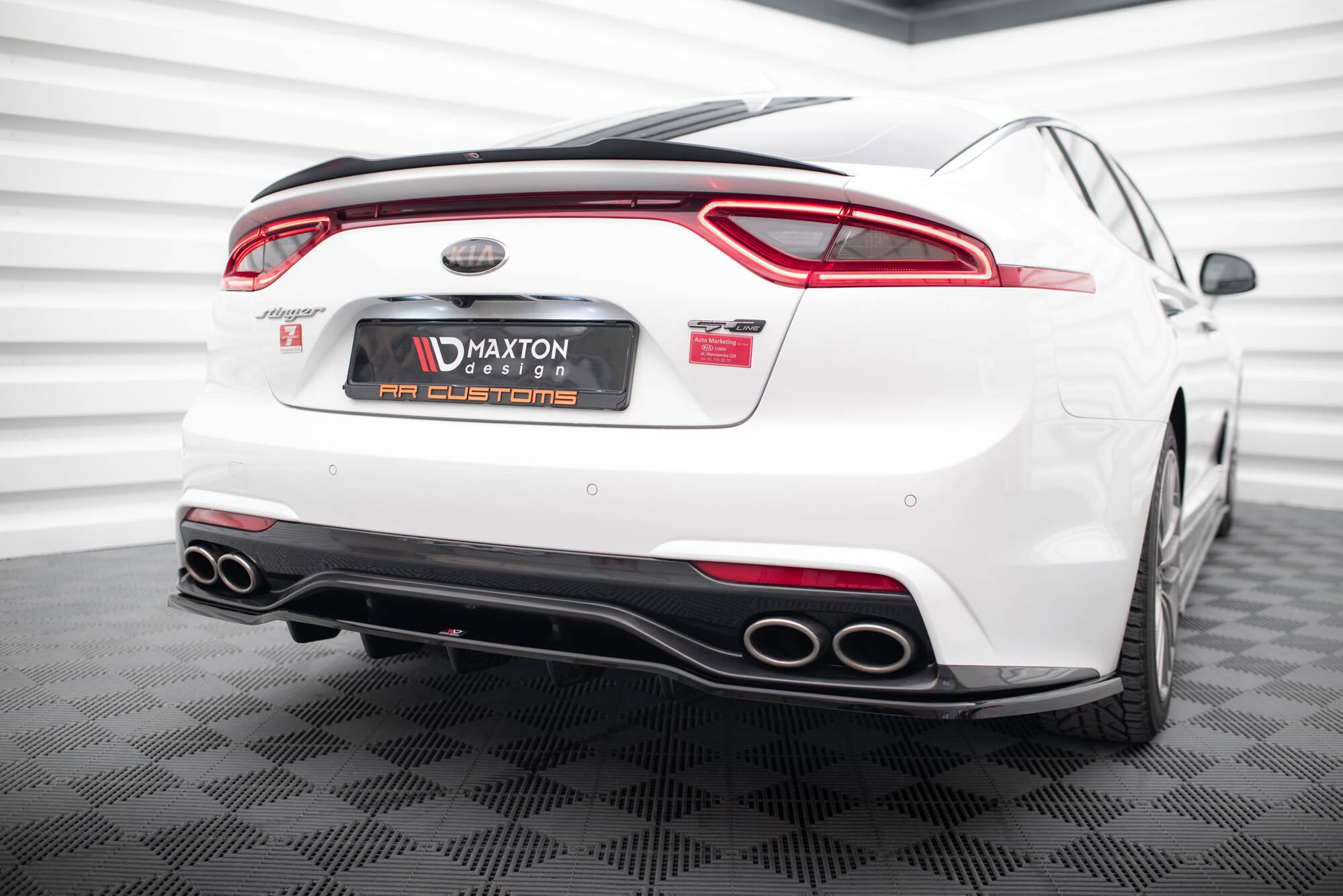 Rear splitter (with vertical bars) kia stinger mk1