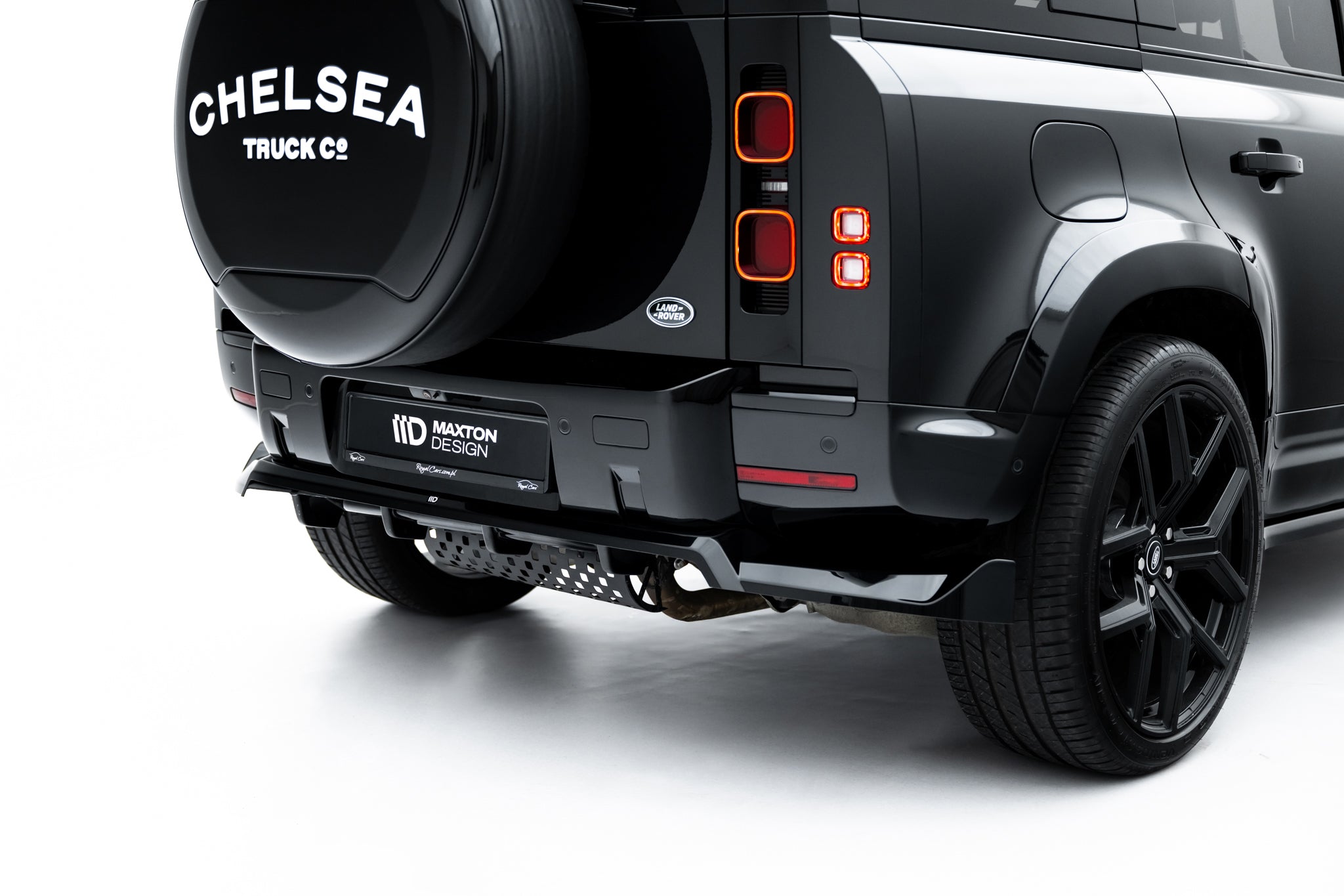 Takasplitteri (pystypalkkien kanssa) Land Rover Defender mk4