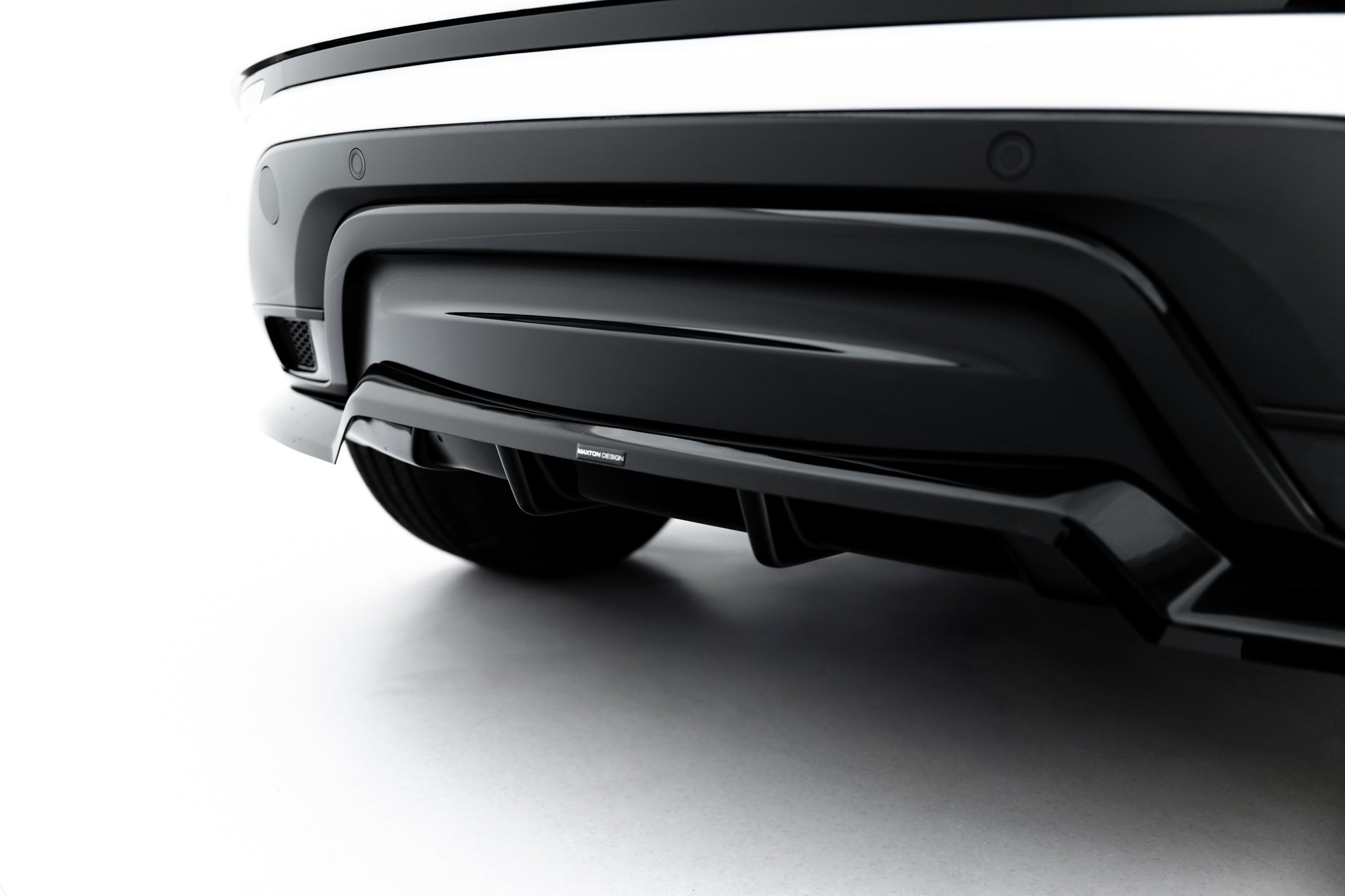Rear splitter (with vertical bars) land rover range rover evoque dynamic mk2