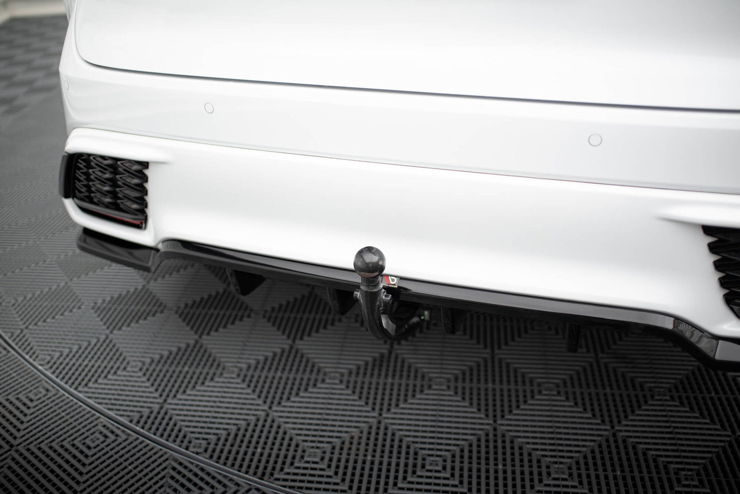 Rear splitter (with vertical bars) lexus rx f-sport mk5