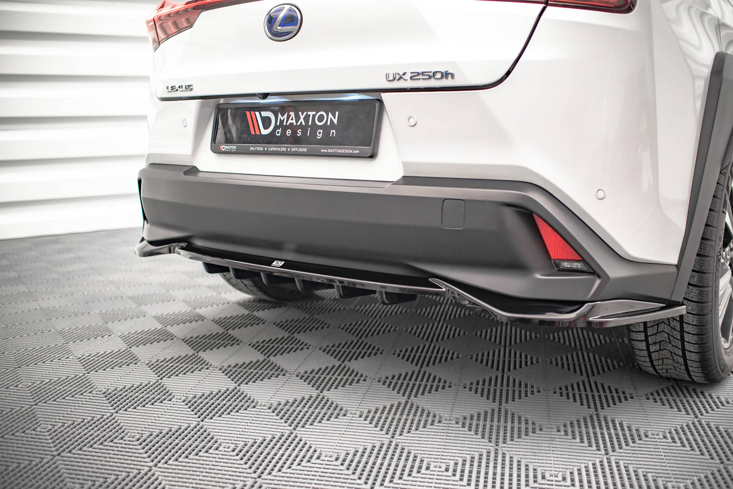 Rear splitter (with vertical bars) lexus ux mk1