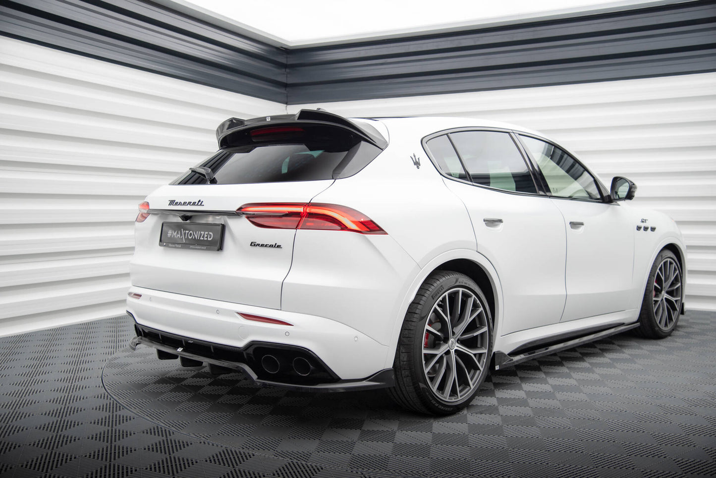 Rear splitter (with vertical bars) maserati grecale gt / modena mk1