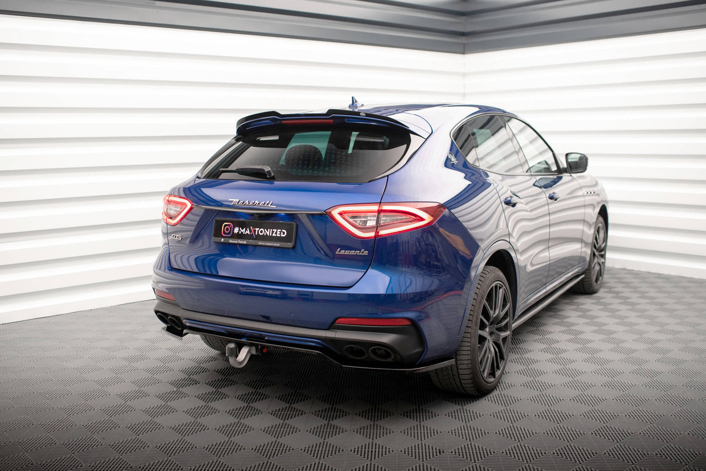 Rear splitter (with vertical bars) maserati levante gts mk1