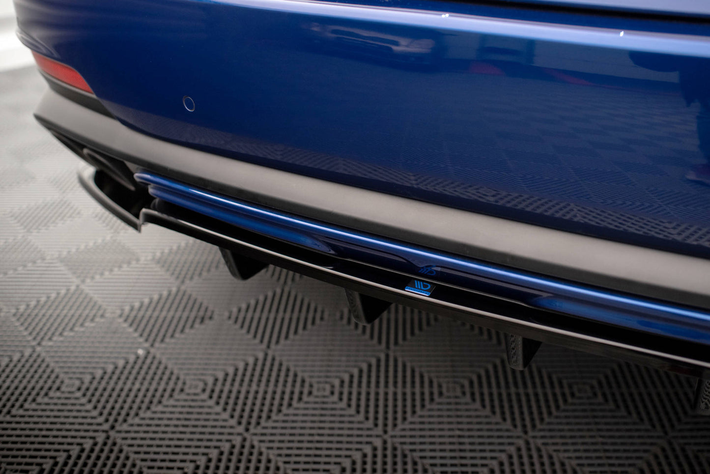 Rear splitter (with vertical bars) maserati levante gts mk1