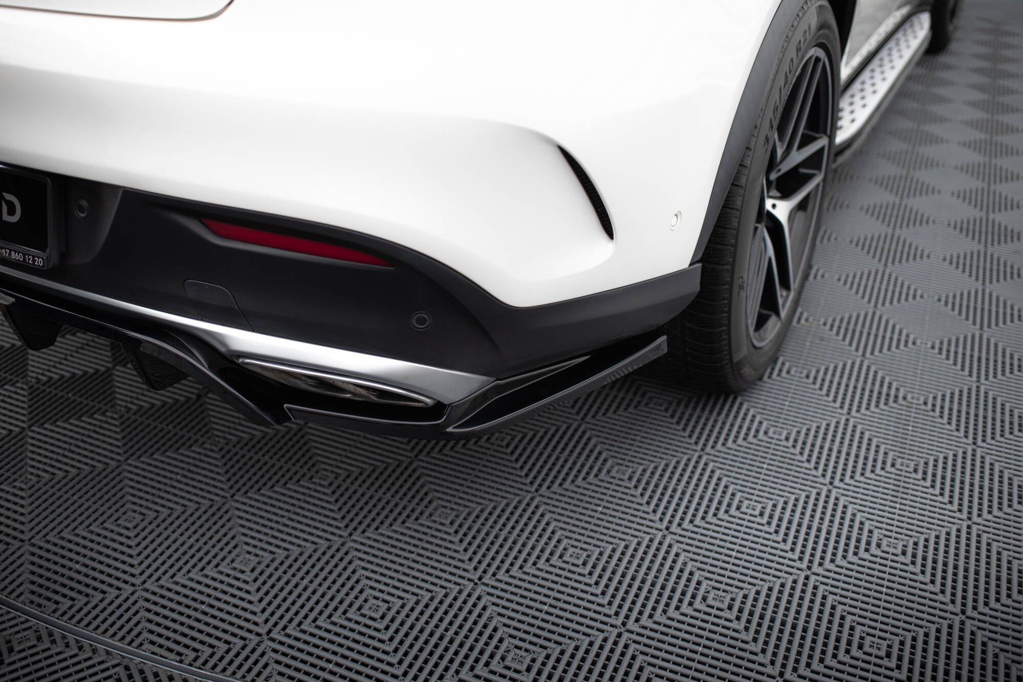 Rear splitter (with vertical bars) mercedes-amg gle 43 coupe c292