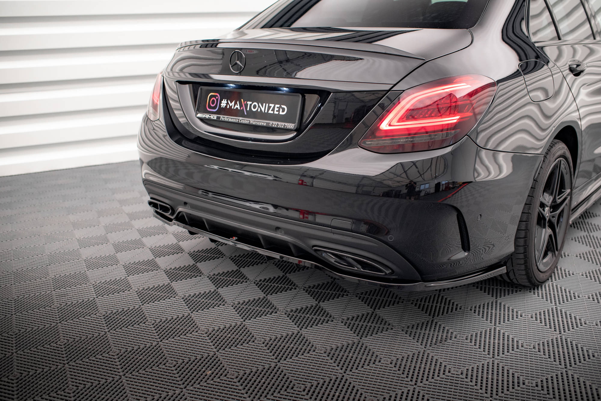 Rear splitter (with vertical bars) mercedes-benz c amg-line w205 facelift