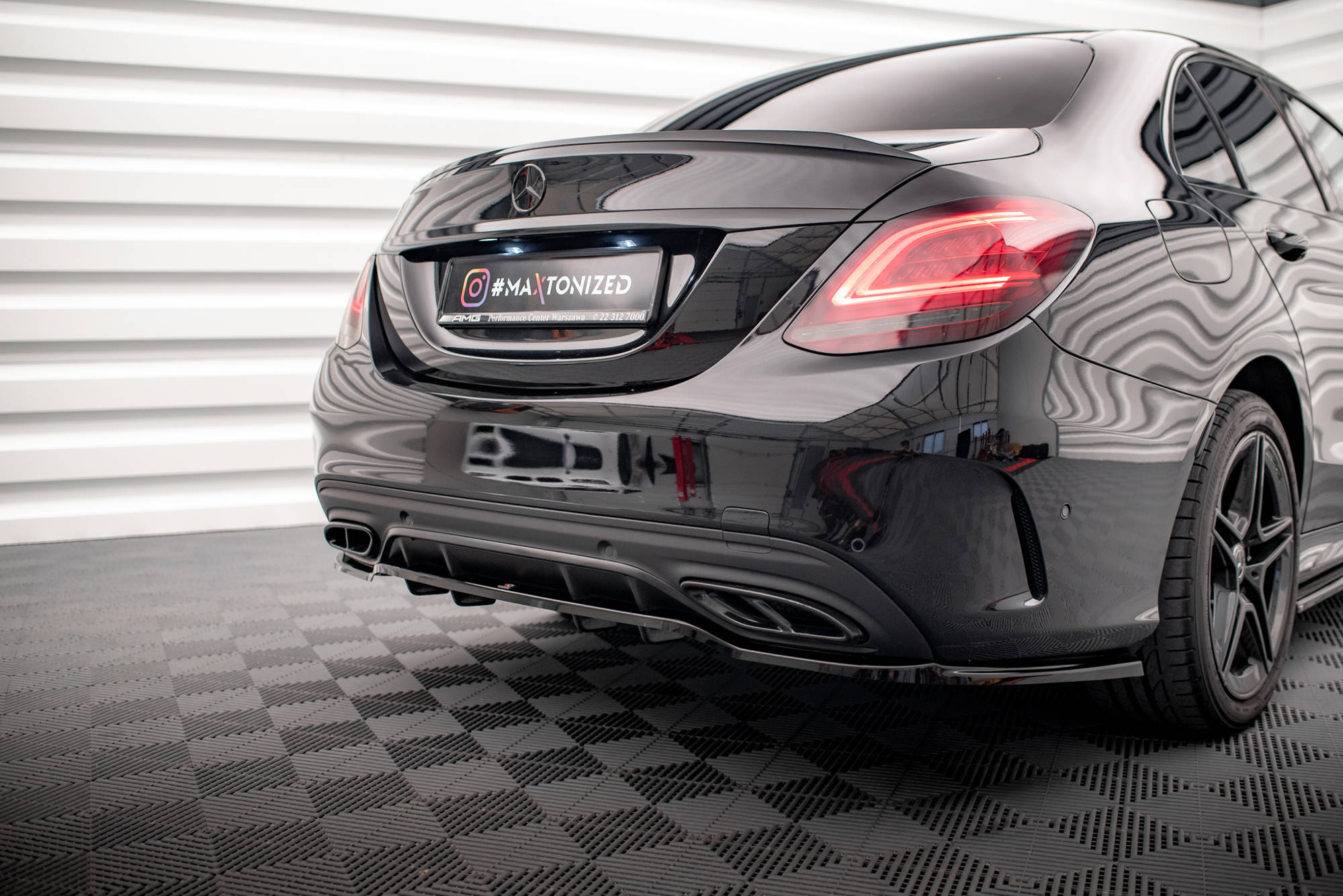 Rear splitter (with vertical bars) mercedes-benz c amg-line w205 facelift